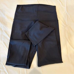 Lululemon Align Pant 25” size 4 or size 6 new with out tag